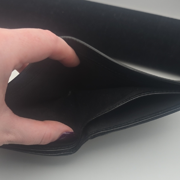 Gucci Black & Red New Web Stripe Men's Bifold Leather Wallet (EUC)COA✨️❤️✨️ - Picture 7 of 16